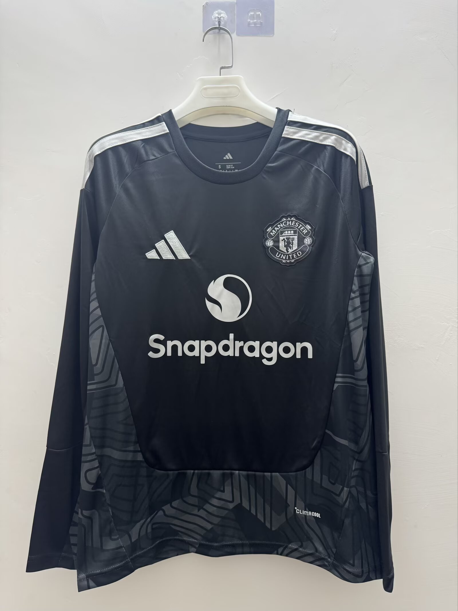 AAA Quality Manchester Utd 26/27 GK Black Long Soccer Jersey